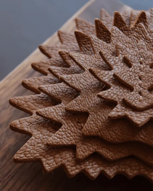 hedgehog bag charm, leather hedgehog keychain, handmade hedgehog bag charm, animal bag accessory, hedgehog leather keychain, car key accessory