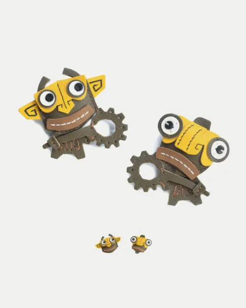 leather robot bag charm, robot leather keychain, mechanical robot bag charm, handmade robot accessory, leather robot keychain, car key accessory