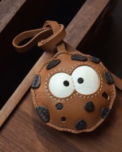 cookie bag charm, leather cookie keychain, handmade cookie bag charm, dessert bag accessory, playful leather keychain, car key accessory