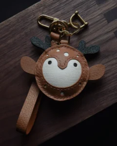 deer bag charm, leather deer keychain, handmade leather bag charm, minimalist animal accessory, car key leather charm, gift ready leather accessory