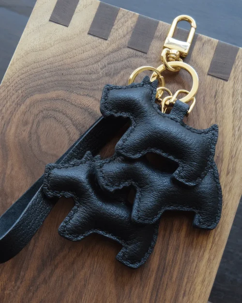 dog bag charm, leather dog keychain, handmade dog bag charm, animal bag accessory, dog leather keychain, car key accessory
