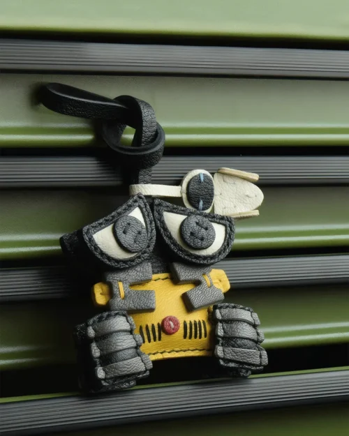 leather robot bag charm, robot leather keychain, cute robot bag charm, handmade robot accessory, cartoon robot keychain, car key accessory