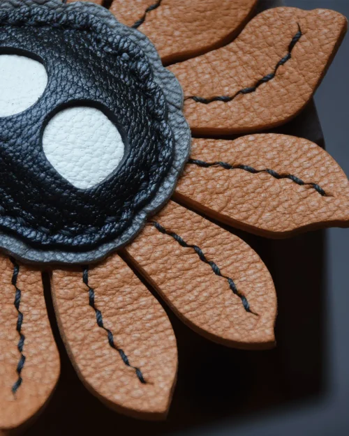 leather sunflower bag charm, sunflower leather keychain, floral sunflower bag charm, handmade sunflower accessory, leather flower keychain, car key accessory