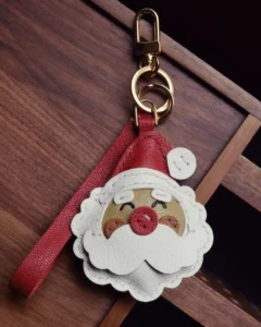 leather christmas tree bag charm, christmas tree leather keychain, handmade holiday bag charm, festive leather accessory, winter gift keychain