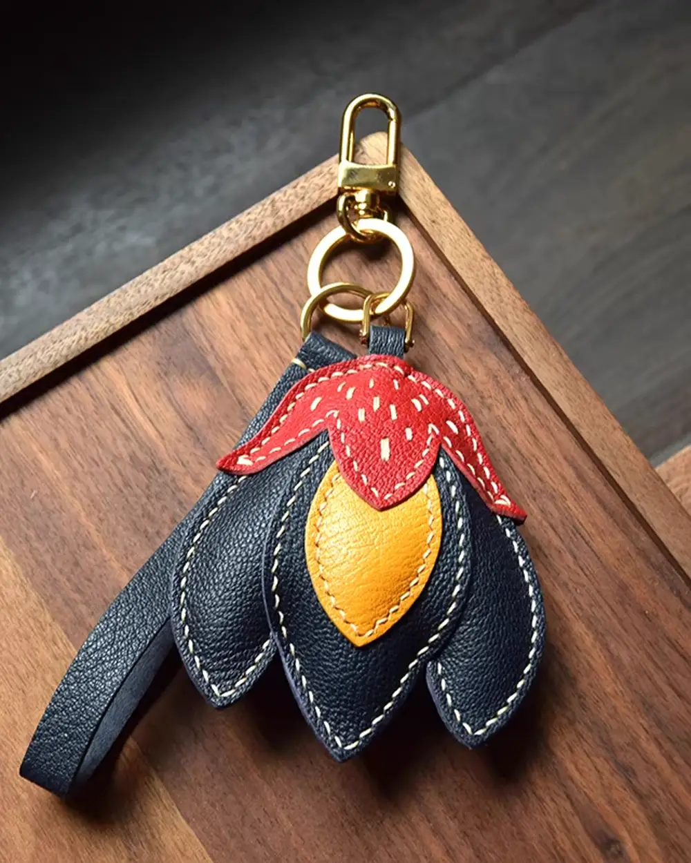 ハンドメイド　チャーム　★121 Black Tulip Bag Charm - Refined Floral Favorite - AZEKA