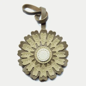 flower bag charm, leather flower keychain, handmade flower bag charm, floral bag accessory, leather floral keychain, car key accessory