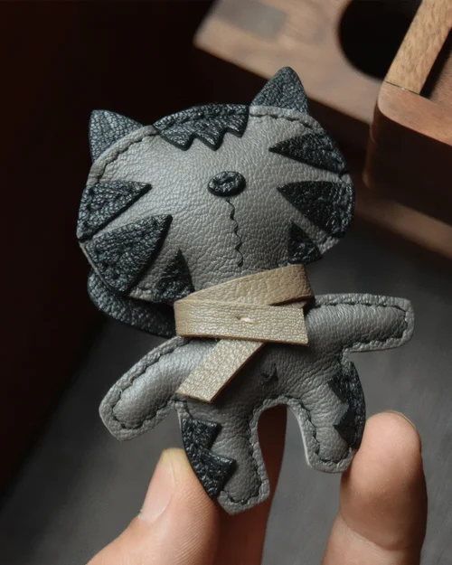 leather ragdoll cat bag charm, ragdoll cat leather keychain, cute cat bag charm, handmade cat accessory, leather cat doll keychain