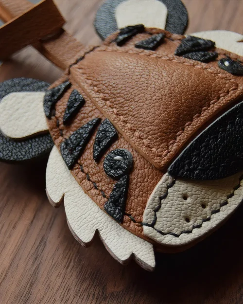 tiger bag charm, leather tiger keychain, handmade leather bag charm, animal leather accessory, gift-ready bag charm, car key accessory leather