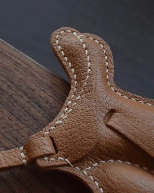 leather saddle bag charm, english saddle keychain, equestrian leather charm, handmade saddle bag charm, horse saddle key accessory, car key accessory