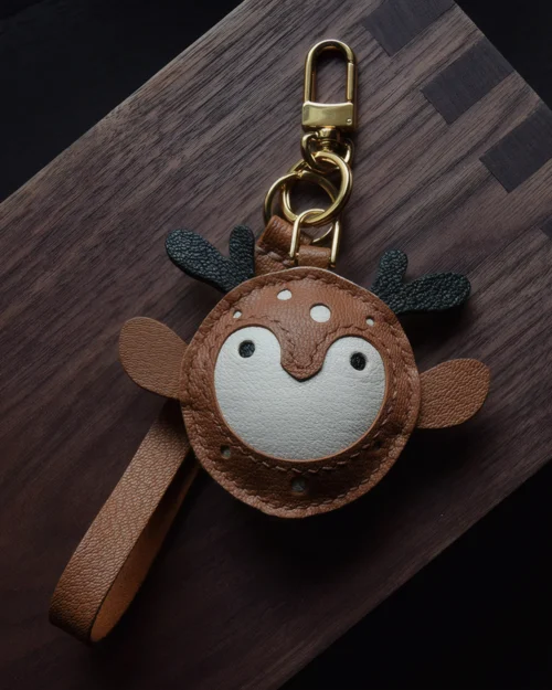 deer bag charm, leather deer keychain, handmade leather bag charm, minimalist animal accessory, car key leather charm, gift ready leather accessory
