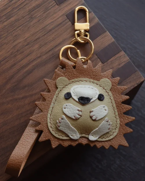 hedgehog bag charm, leather hedgehog keychain, handmade hedgehog bag charm, animal bag accessory, hedgehog leather keychain, car key accessory