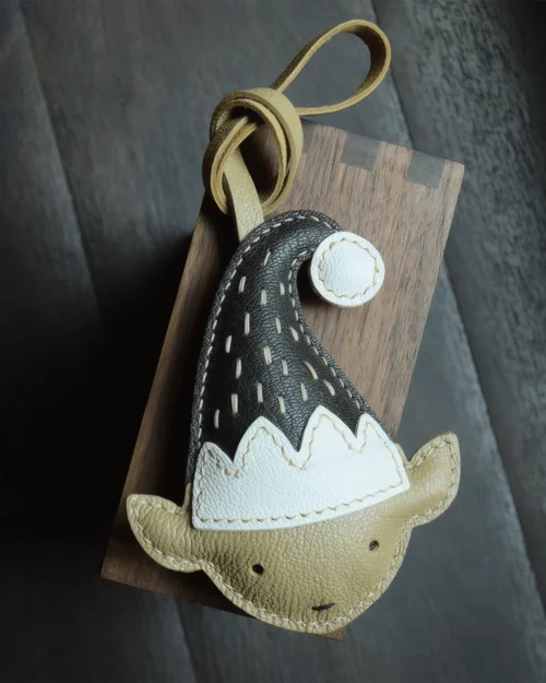 elf bag charm, leather elf keychain, handmade elf bag charm, fantasy bag accessory, elf leather keychain, car key accessory
