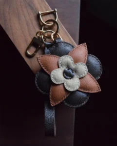 leather four petal flower bag charm, flower leather keychain, handmade flower bag charm, leather floral accessory, minimalist flower keychain