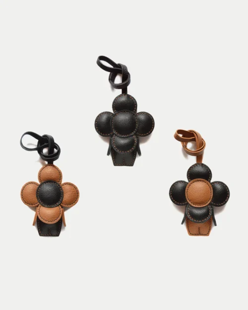 flower bag charm, leather flower keychain, handmade flower bag charm, floral bag accessory, flower leather keychain, car key accessory