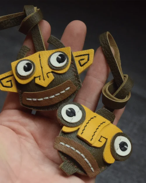 leather robot bag charm, robot leather keychain, mechanical robot bag charm, handmade robot accessory, leather robot keychain, car key accessory