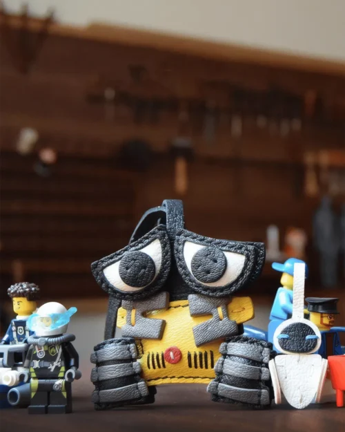 leather robot bag charm, robot leather keychain, cute robot bag charm, handmade robot accessory, cartoon robot keychain, car key accessory