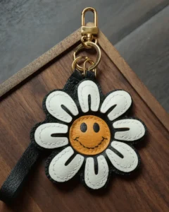 smile flower bag charm, leather smile flower keychain, handmade flower bag charm, smiley bag accessory, graphic leather keychain, car key accessory