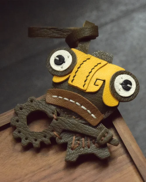 leather robot bag charm, robot leather keychain, mechanical robot bag charm, handmade robot accessory, leather robot keychain, car key accessory