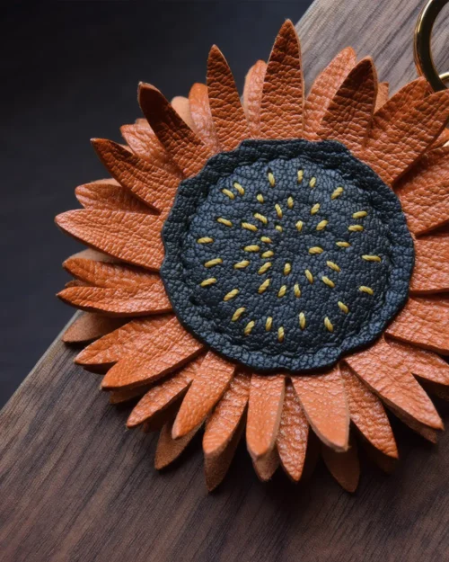 sunflower bag charm, leather sunflower keychain, handmade leather floral charm, sunflower bag accessory, car key leather charm, gift ready leather accessory