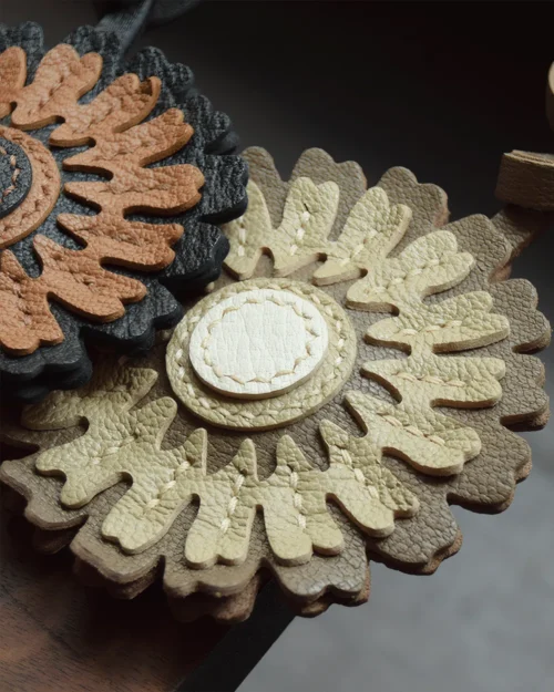 flower bag charm, leather flower keychain, handmade flower bag charm, floral bag accessory, leather floral keychain, car key accessory