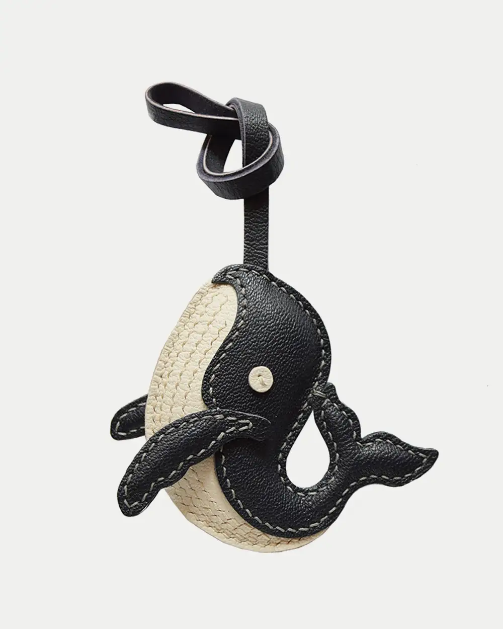 whale bag charm, leather whale keychain, handmade whale bag charm, animal bag accessory, whale leather keychain, car key accessory